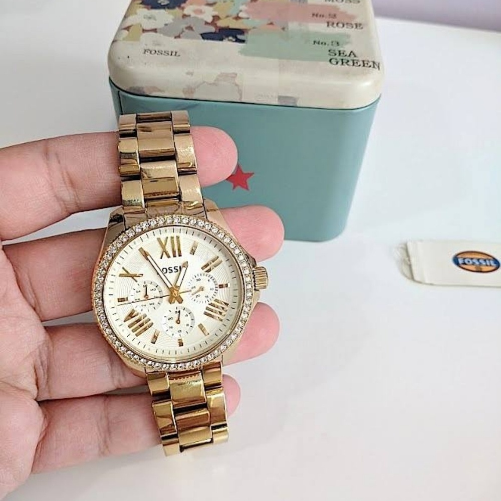 ✨fossil gold watch✨